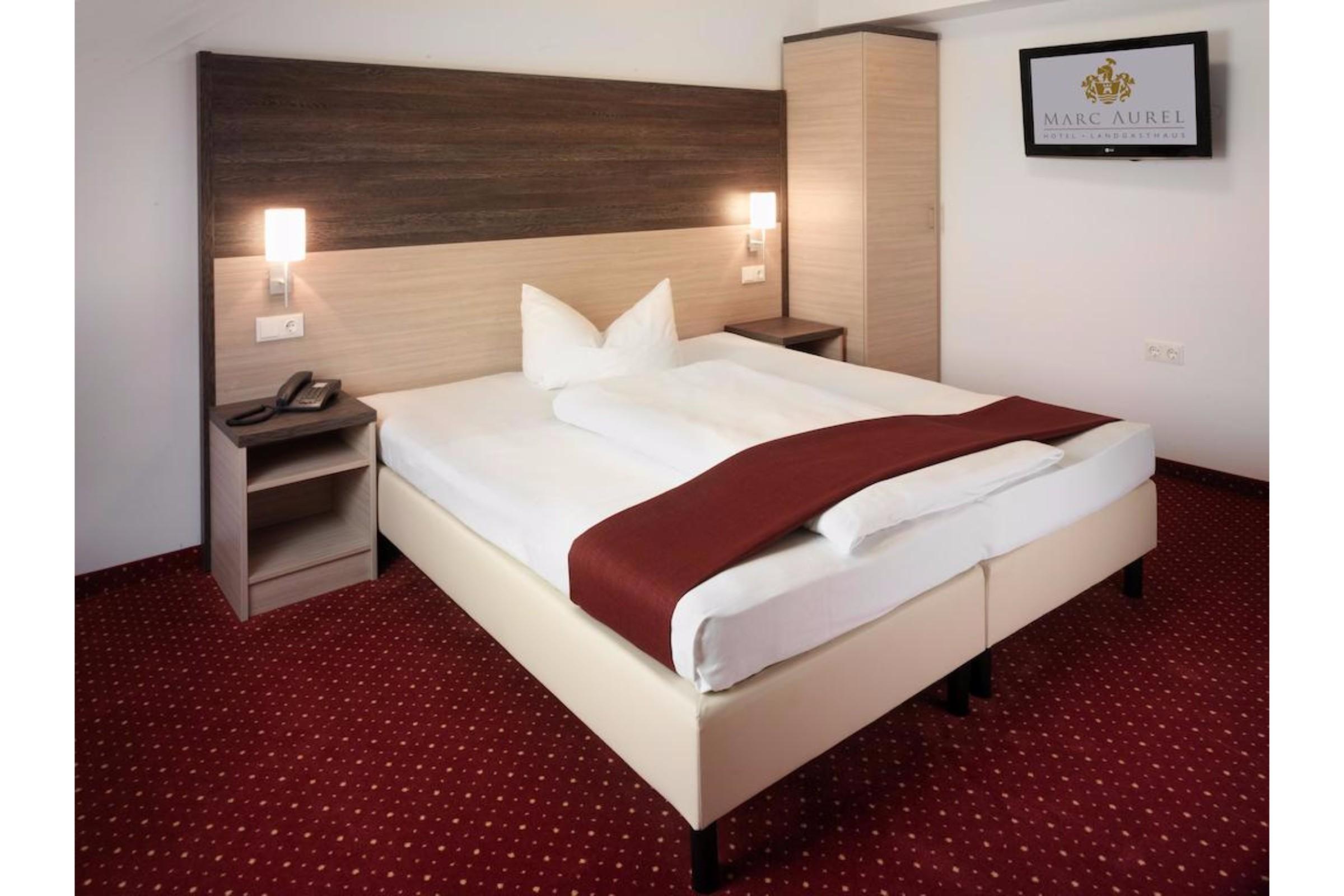 Hotel Marc Aurel Petronell Extérieur photo
