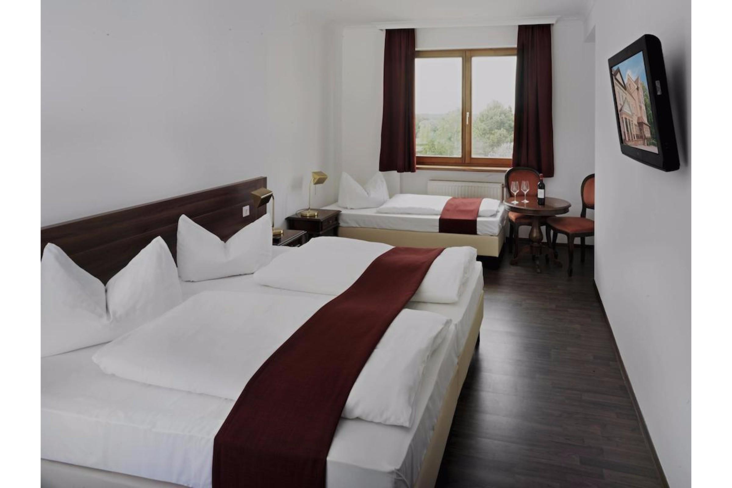 Hotel Marc Aurel Petronell Extérieur photo
