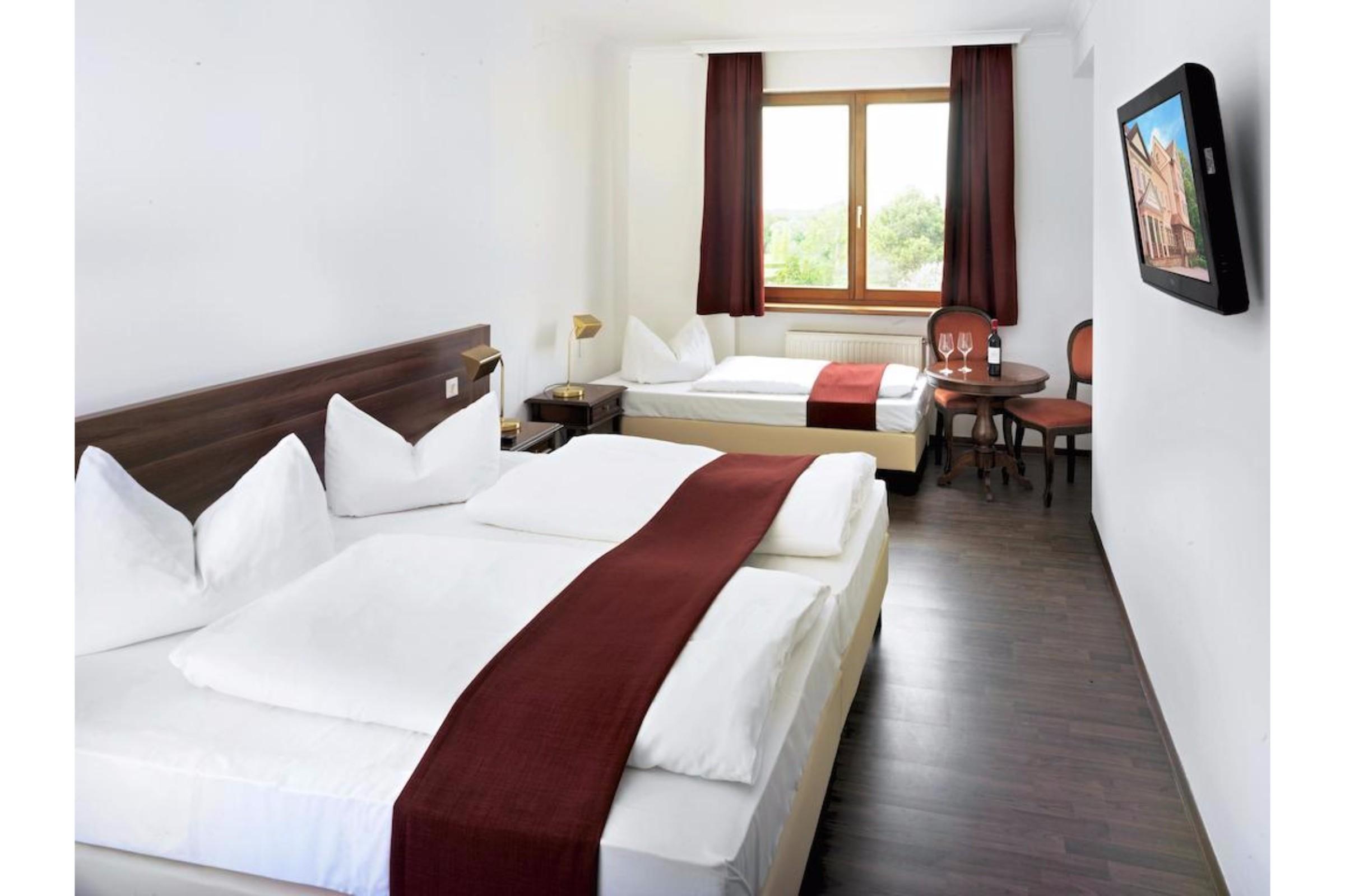 Hotel Marc Aurel Petronell Extérieur photo