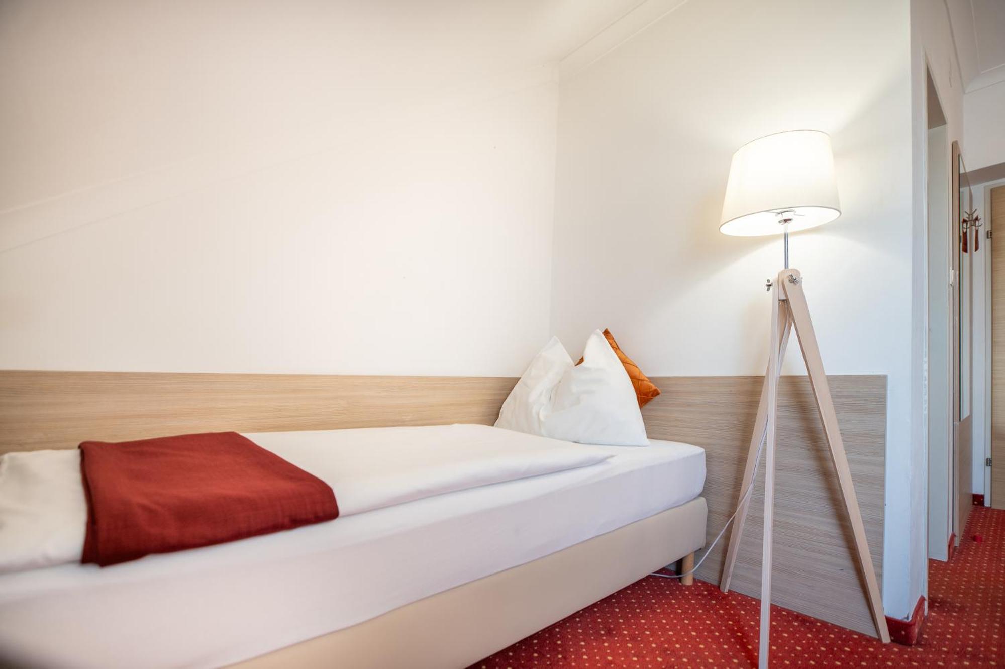 Hotel Marc Aurel Petronell Extérieur photo