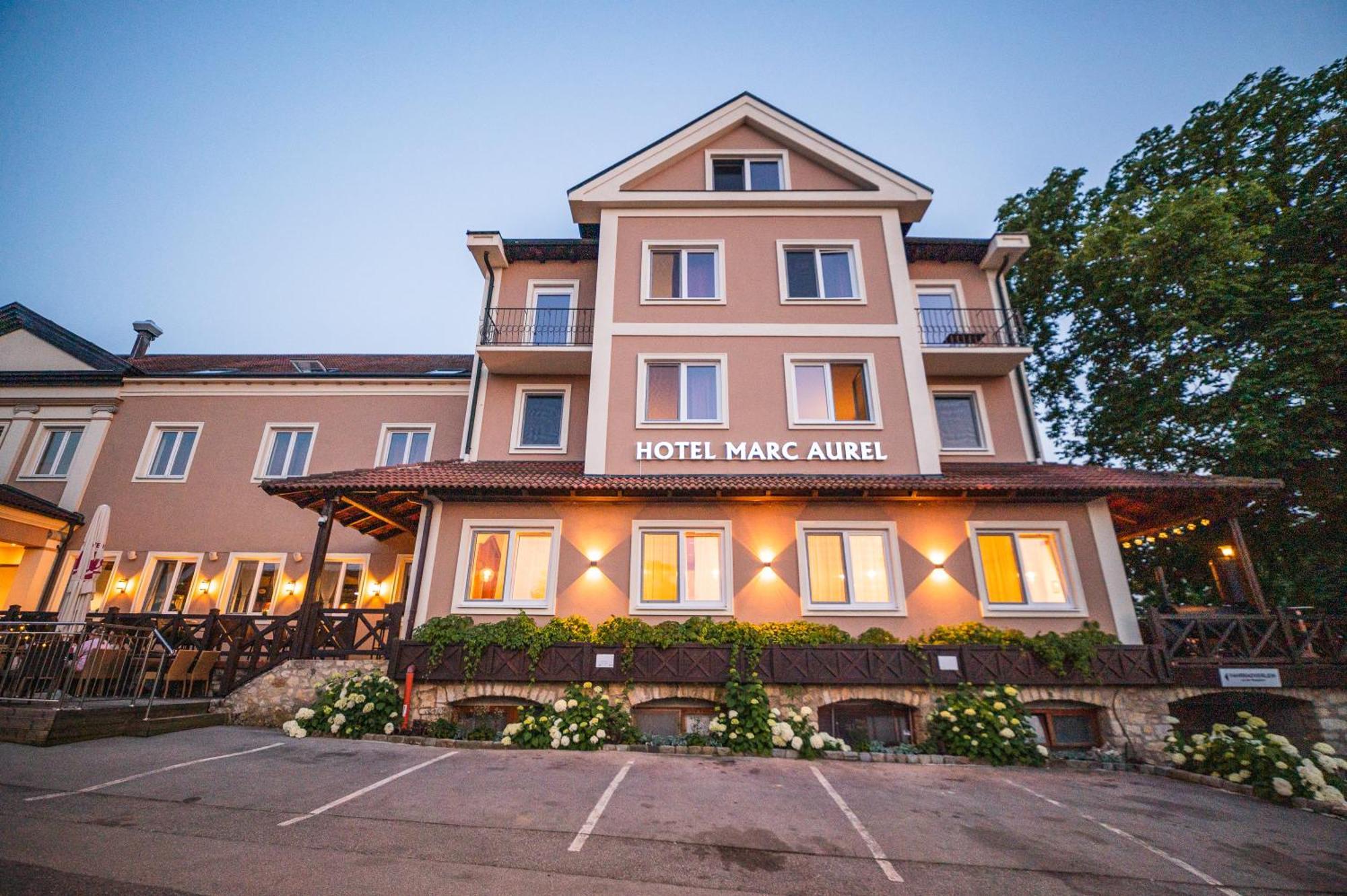 Hotel Marc Aurel Petronell Extérieur photo