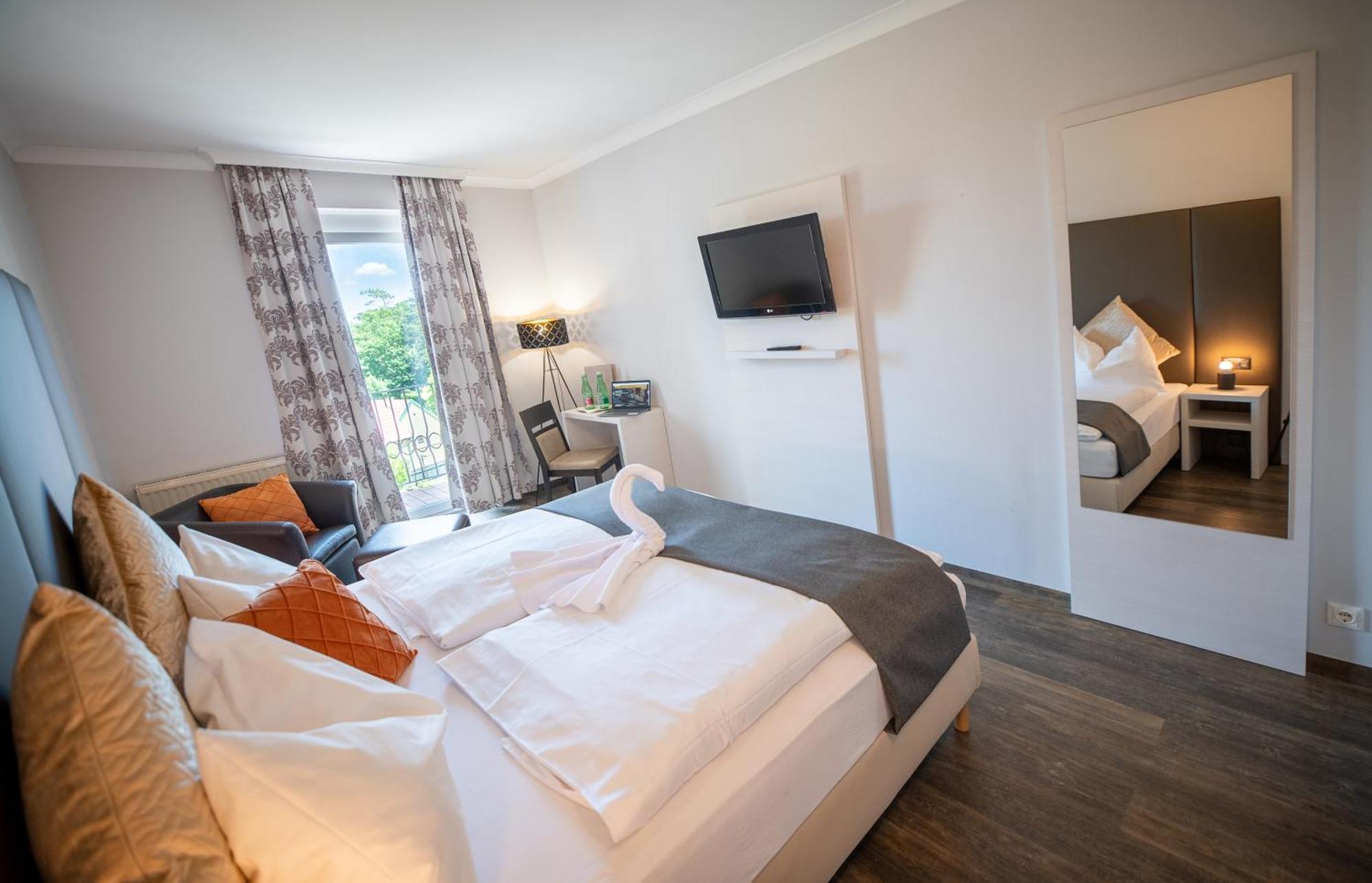 Hotel Marc Aurel Petronell Extérieur photo