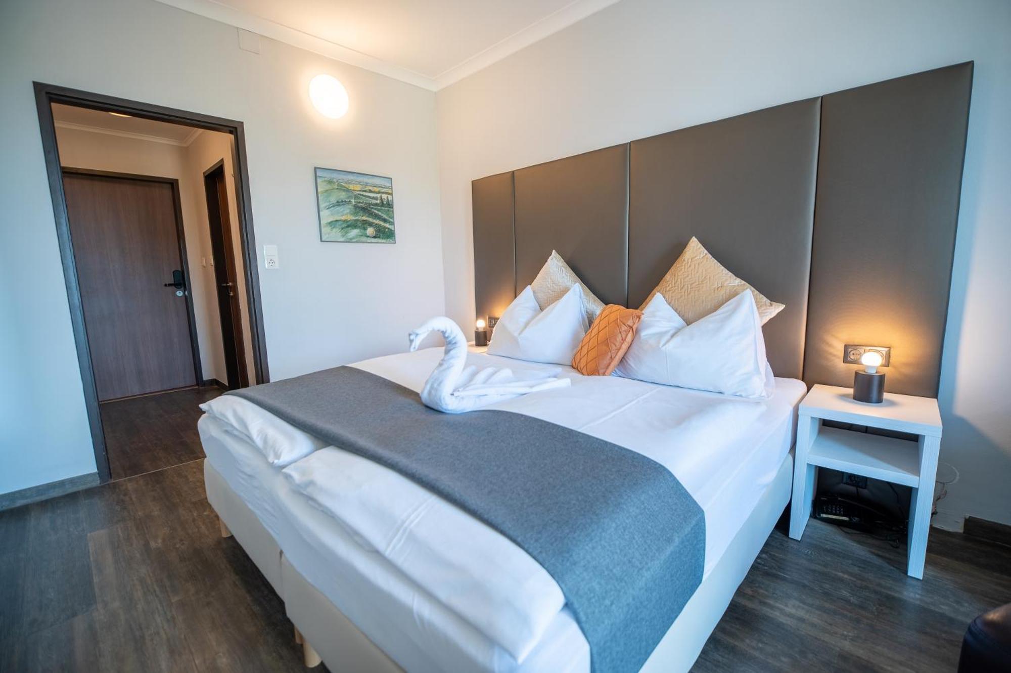 Hotel Marc Aurel Petronell Extérieur photo