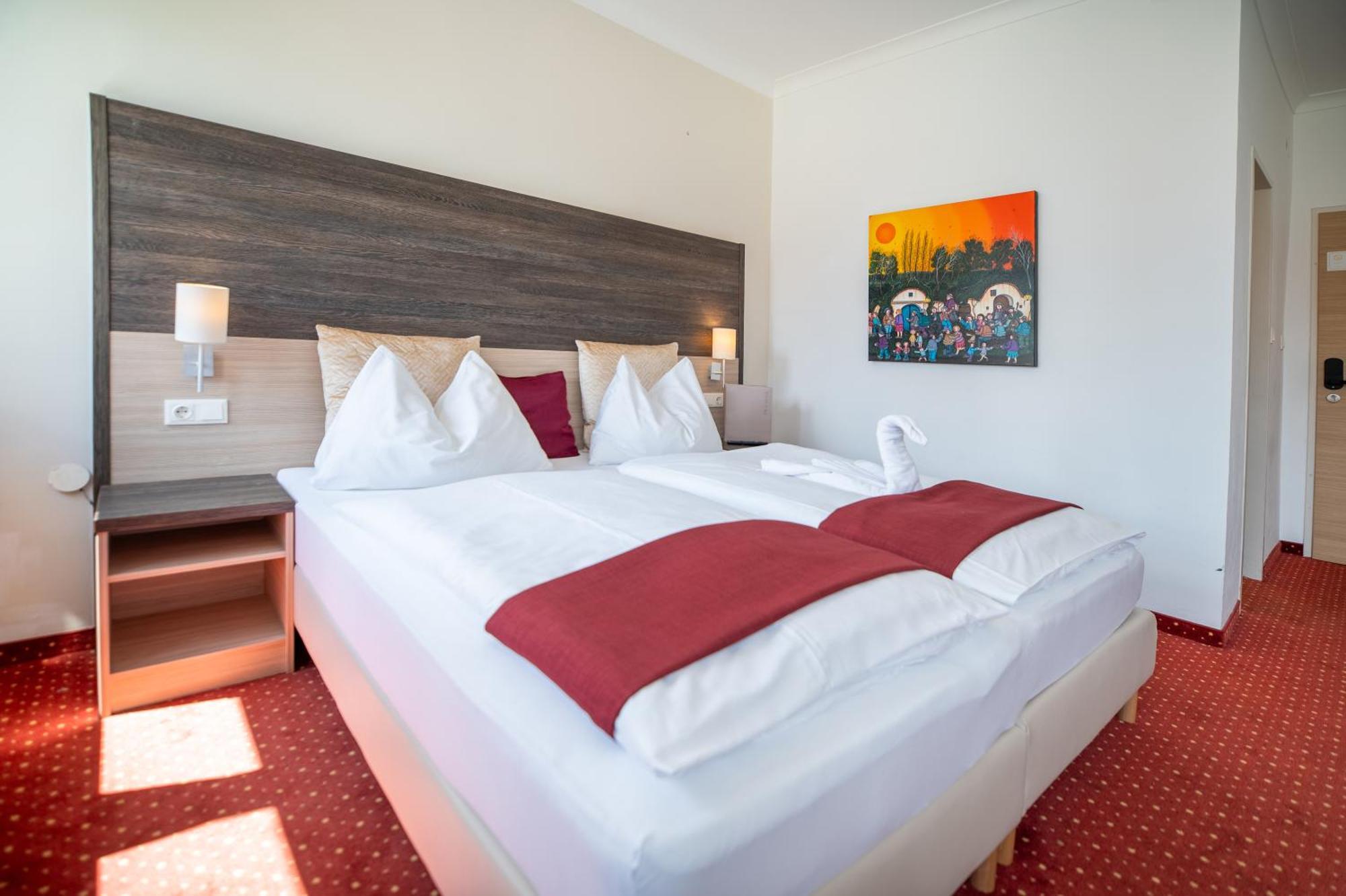 Hotel Marc Aurel Petronell Extérieur photo